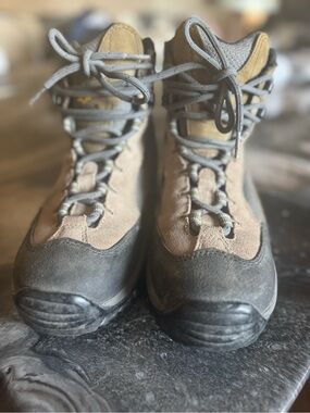 Vasque Brown and Gray Men's Hiking Boots